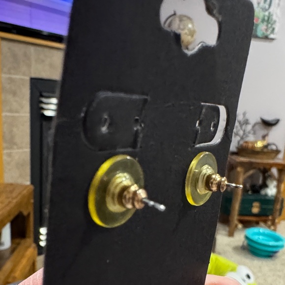 Gold Link Earrings - Picture 3 of 7